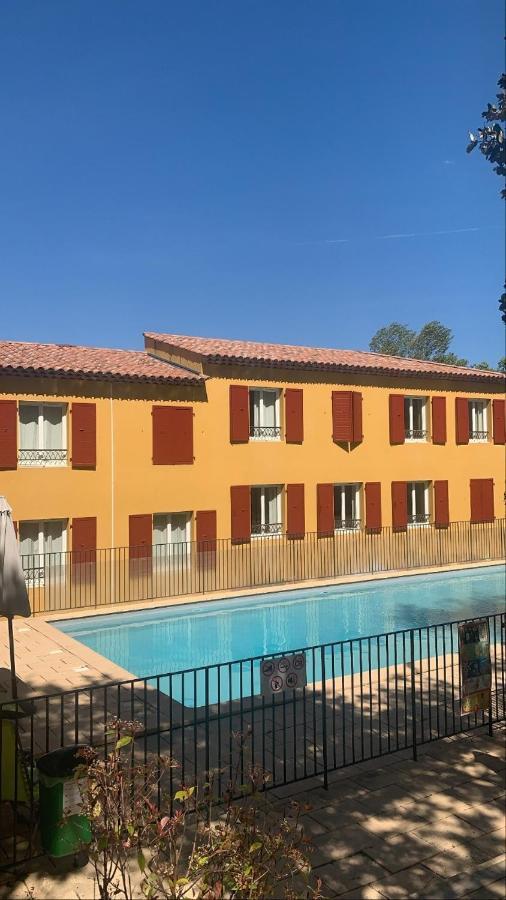 Resid'Artel Cadarache - Iter Hotell Saint-Paul-les-Durance Exteriör bild